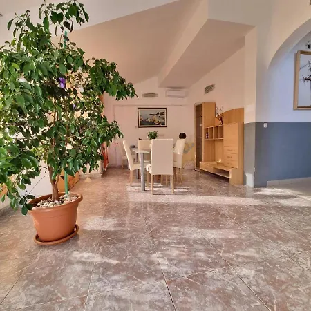 Slavica Guest house *