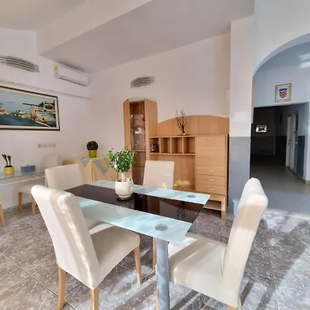 Guest house Slavica *