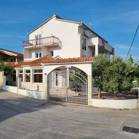 Slavica Pensionat Okrug Gornji